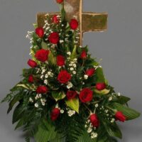 ofrenda floral tipo cruz