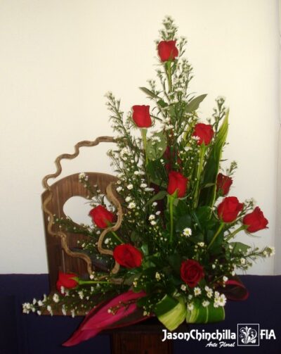 Puerta con corazón y rosas