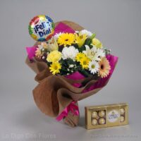 ramo de floress con chocolate y globo