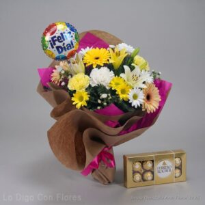 ramo de floress con chocolate y globo
