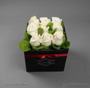 Caja con rosas entrga a domicilio