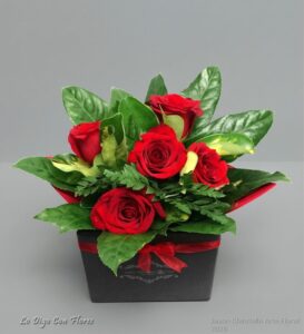 Ramo de rosas en caja san jose
