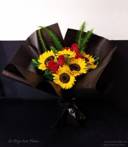 Ramo de girasoles y rosas