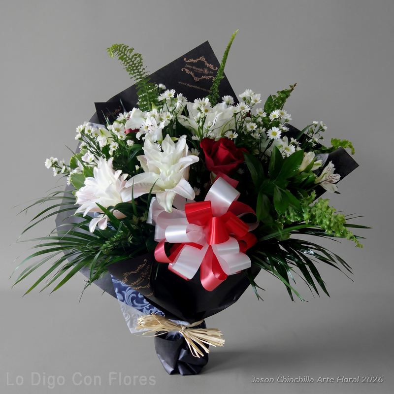 Ramo rojo y blanco en flores variadas