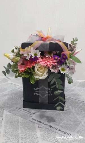 caja con flores