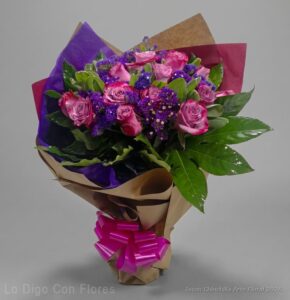 Ramo de rosas de colores