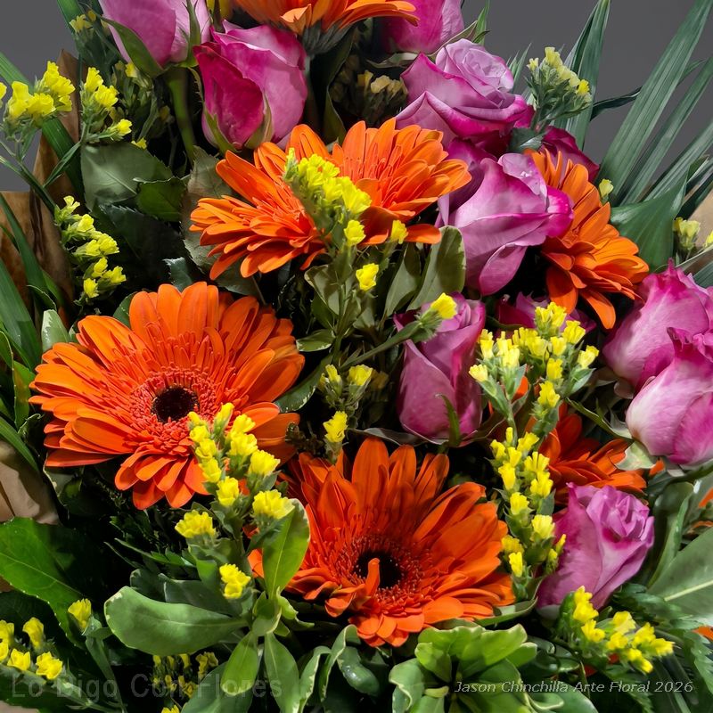 Ramo de rosas y gerberas