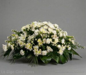 Tributo blanco de flores