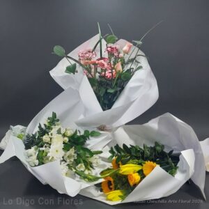 ramo de flores variadas